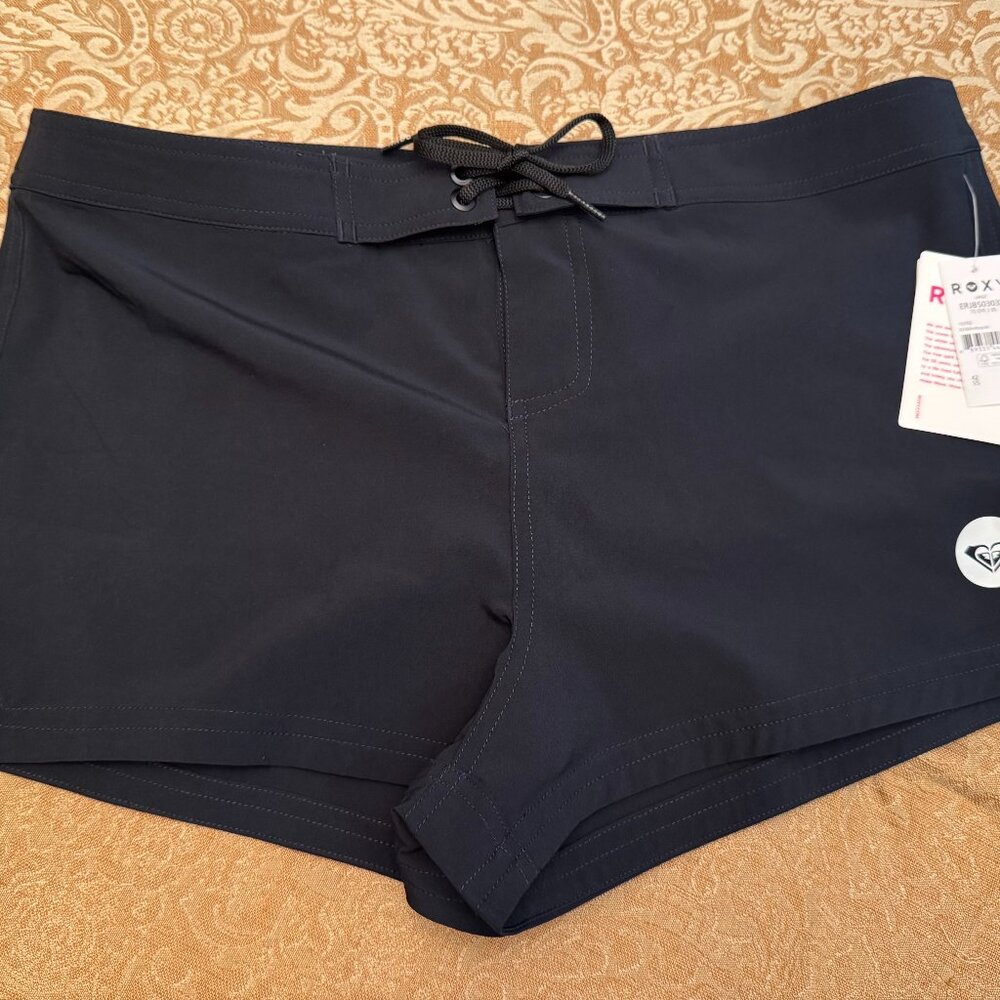 Roxy Shorts - Large